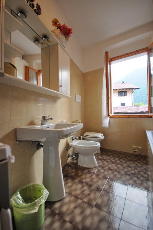 Casa Anna Villa Pieve Di Ledro Szoba fotó
