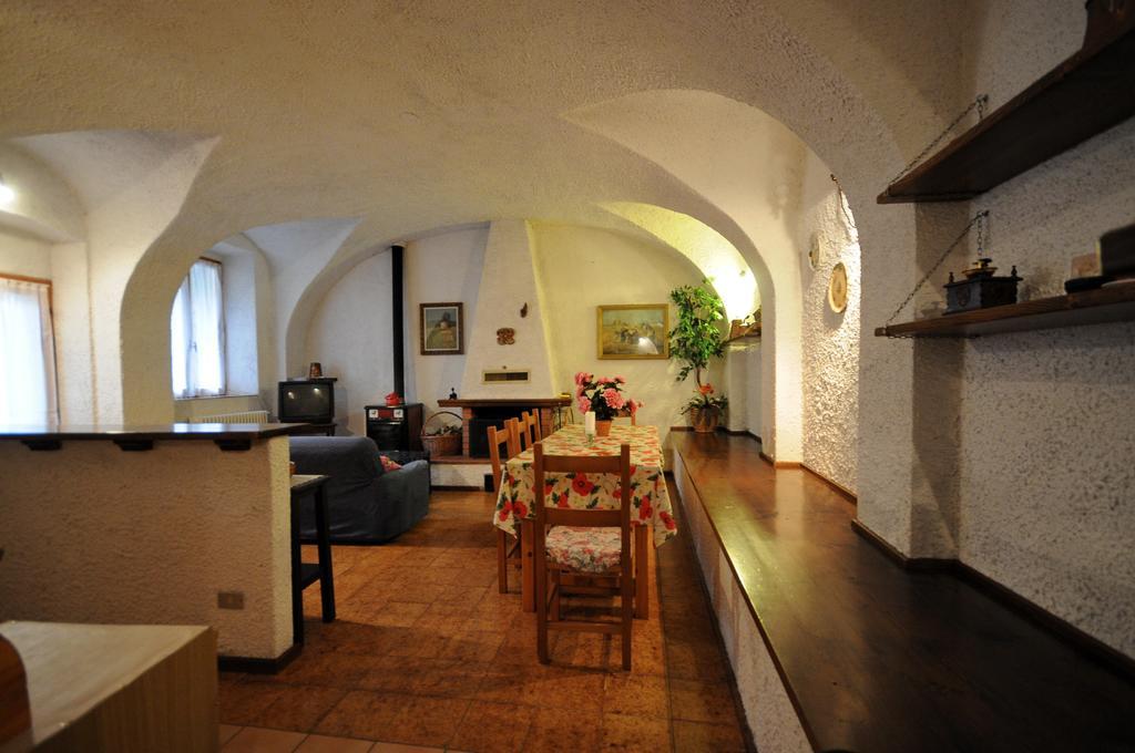 Casa Anna Villa Pieve Di Ledro Szoba fotó